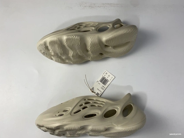 Adidas RNNR FY4567 Sand Foam Yeezy 0825